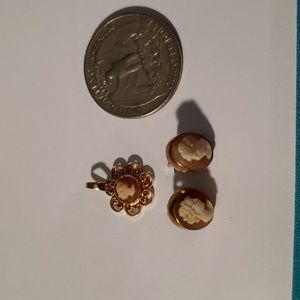 Vintage Cameo Jewelry Set: Matching Pendant and Earrings.